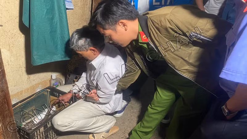 Nơi đối tượng cất giấu hung khí sau khi gây án.