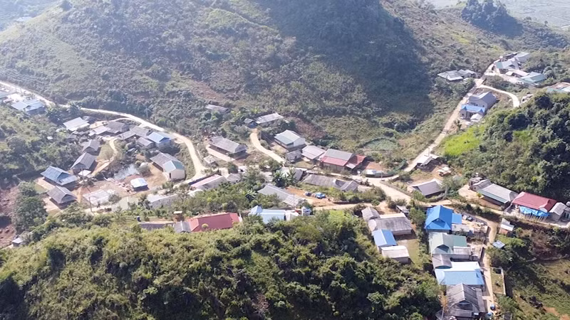 Toàn cảnh bản Hồng Thu sau khi di chuyển ra nơi ở mới.