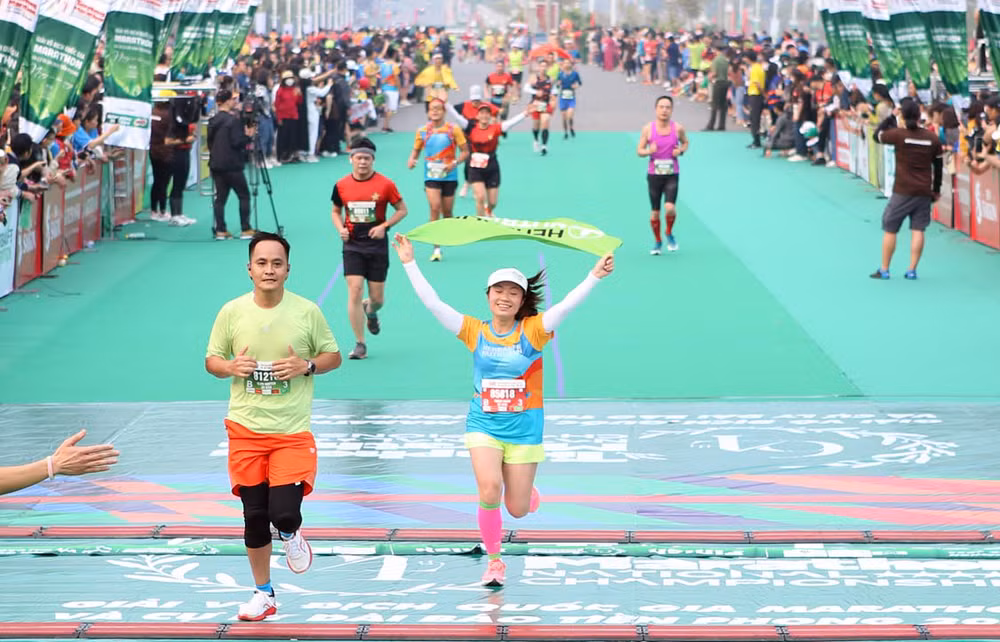 Hơn 4.000 vận động viên chuyên nghiệp và phong trào tham gia Giải.