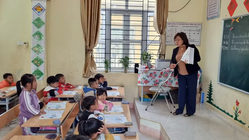 Hiện huyện Mường Tè vẫn còn 16 phòng học tạm, hàng chục nhà ăn, phòng nghỉ bán trú thuộc diện tạm hoặc bán kiên cố cần được đầu tư.