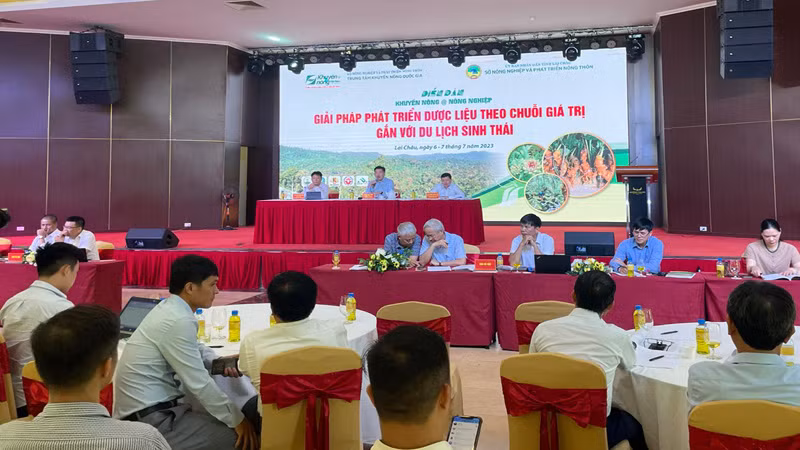 Trên 150 đại biểu thuộc các tỉnh, thành phố trong cả nước, các bộ, ngành, đơn vị, doanh nghiệp tham dự diễn đàn.