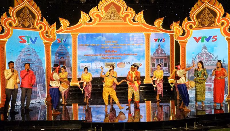 Tiết mục công diễn tại Lễ bế mạc.