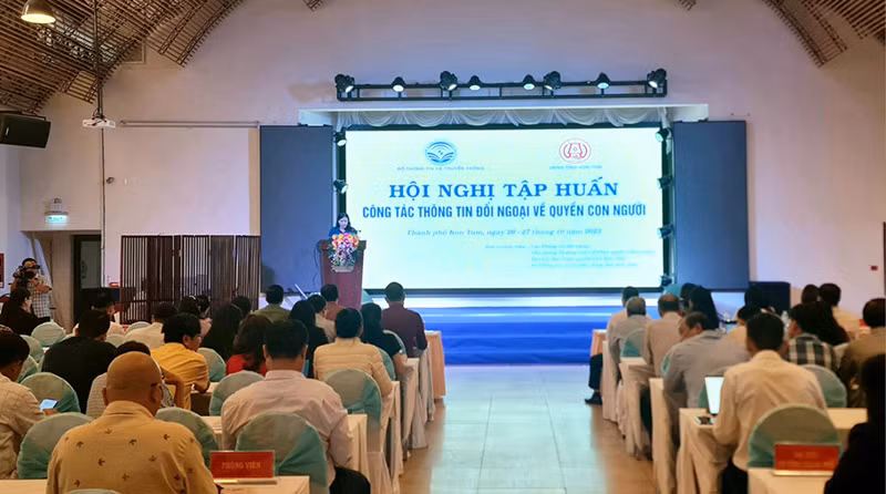 Quang cảnh hội nghị.