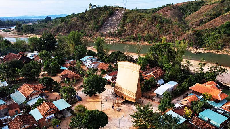 Một góc làng du lịch cộng đồng Kon K'tu, thành phố Kon Tum.