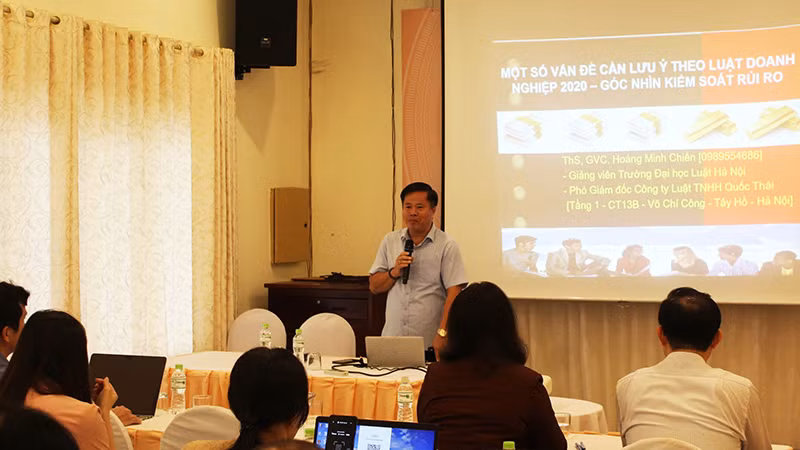 Tập huấn chuyên đề Luật Doanh nghiệp tại Hội nghị.