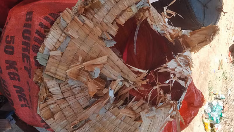 Chiếc nón chị Y Dườn đội bị sét đánh.