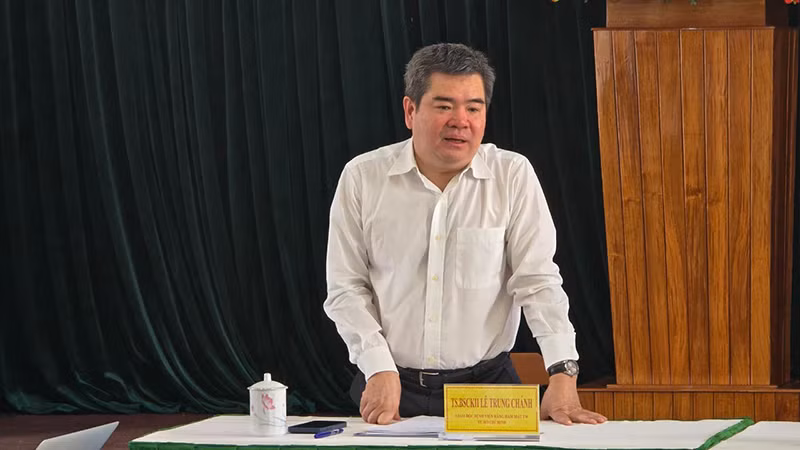 Tiến sĩ, bác sĩ Chuyên khoa II Lê Trung Chánh phát biểu tại buổi làm việc.