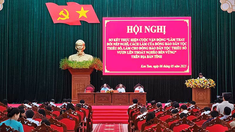 Quang cảnh hội nghị.