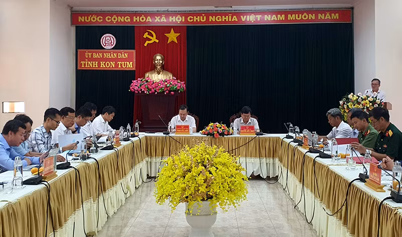 Quang cảnh buổi làm việc.