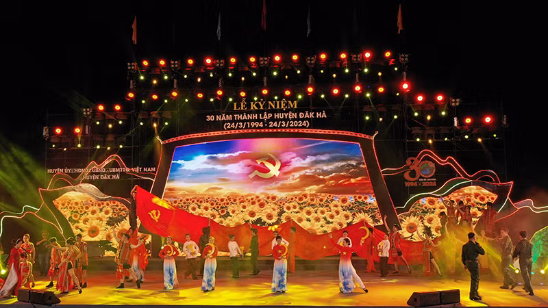 Chương trình nghệ thuật “Đăk Hà - Niềm tin chân trời mới”.