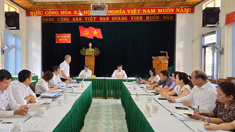 Quang cảnh buổi làm việc