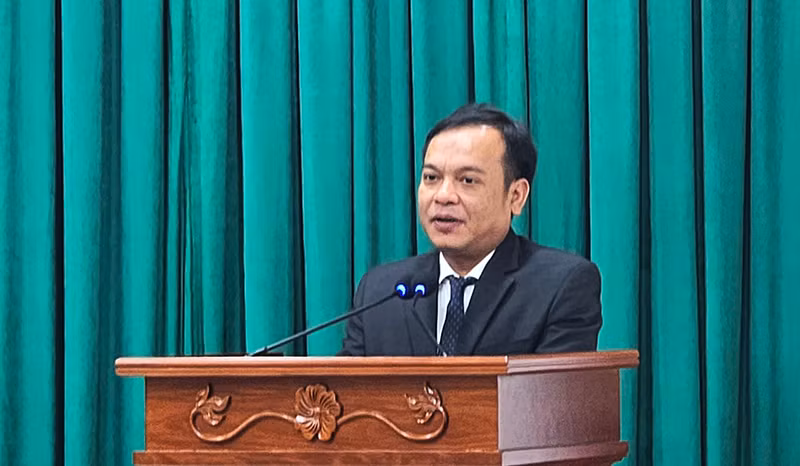 Đồng chí U Huấn phát biểu khi nhận nhiệm vụ mới.