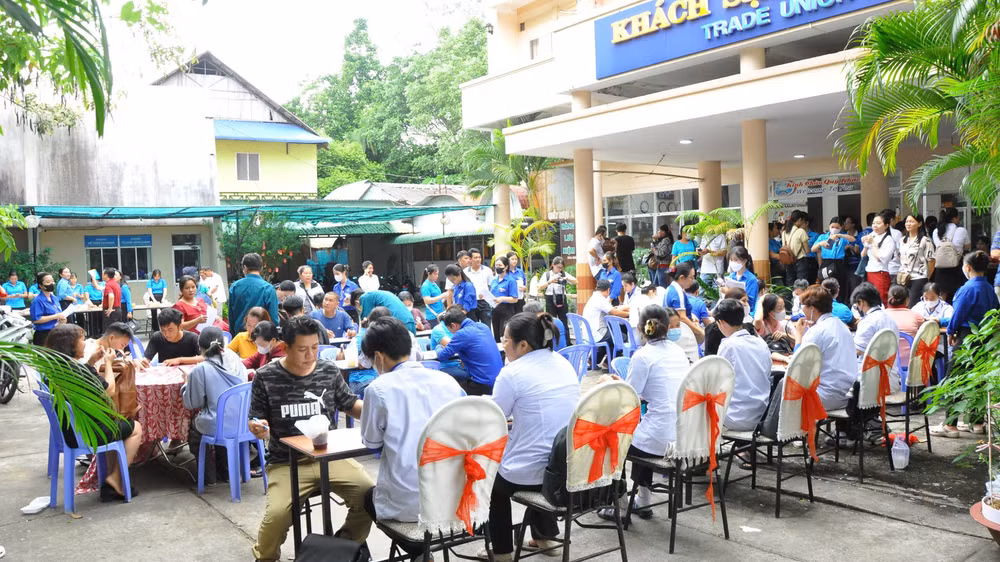 Toàn cảnh Ngày hội “Sắc đỏ đoàn viên công đoàn” năm 2025.