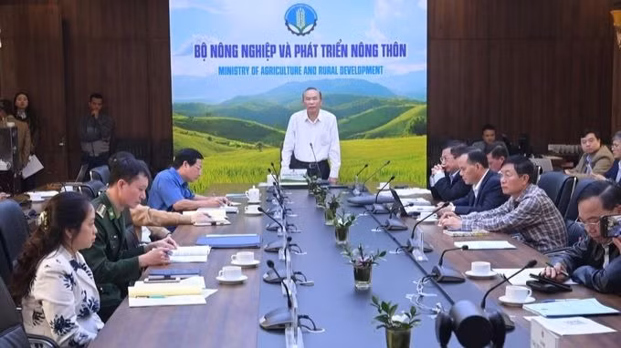 Thứ trưởng Nông nghiệp và Phát triển nông thôn phát biểu chỉ đạo tại Hội nghị.