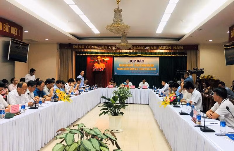 Quang cảnh buổi họp báo.