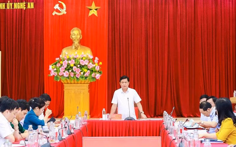 Các đại biểu đã thống nhất phương án nhập toàn bộ thị xã Cửa Lò và 6 xã của huyện Nghi Lộc vào thành phố Vinh.