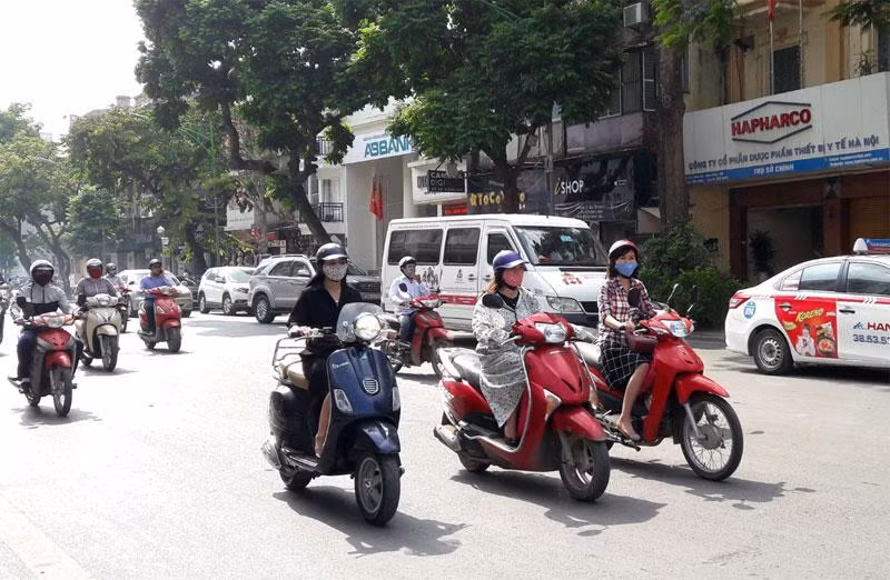 Khu vực Hà Nội ngày nắng, chiều tối và đêm có mưa rào và dông vài nơi. (Ảnh minh họa)