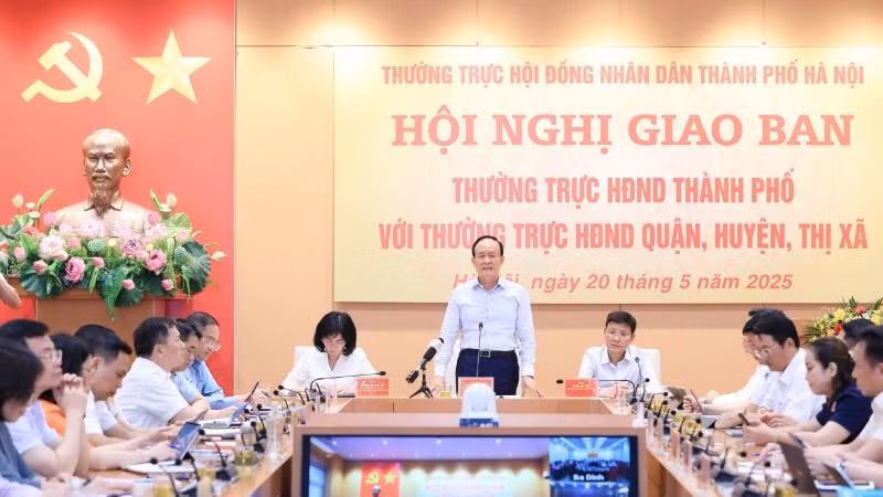 Chủ tịch Hội đồng nhân dân thành phố Nguyễn Ngọc Tuấn yêu cầu, không để gián đoạn hoạt động trong giai đoạn chuyển giao sang mô hình chính quyền địa phương mới.