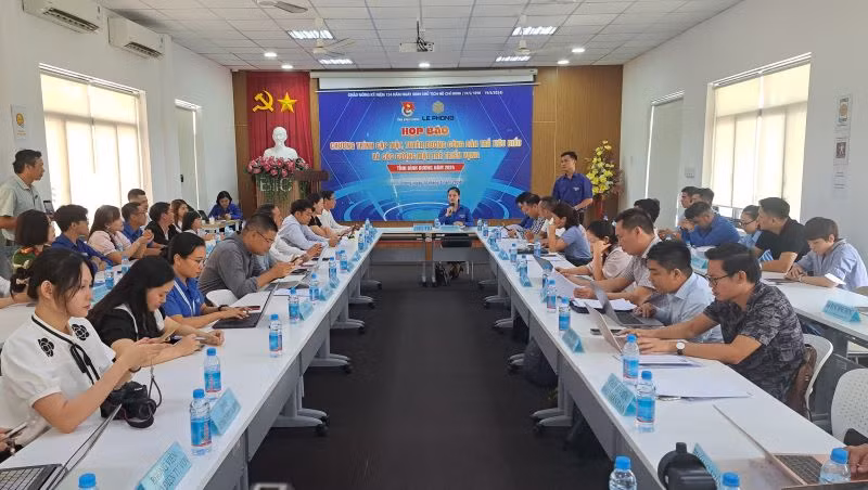 Toàn cảnh buổi họp báo.