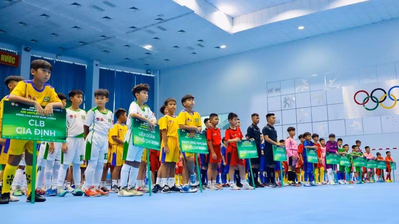 Các đội bóng tham dự vòng loại giải.