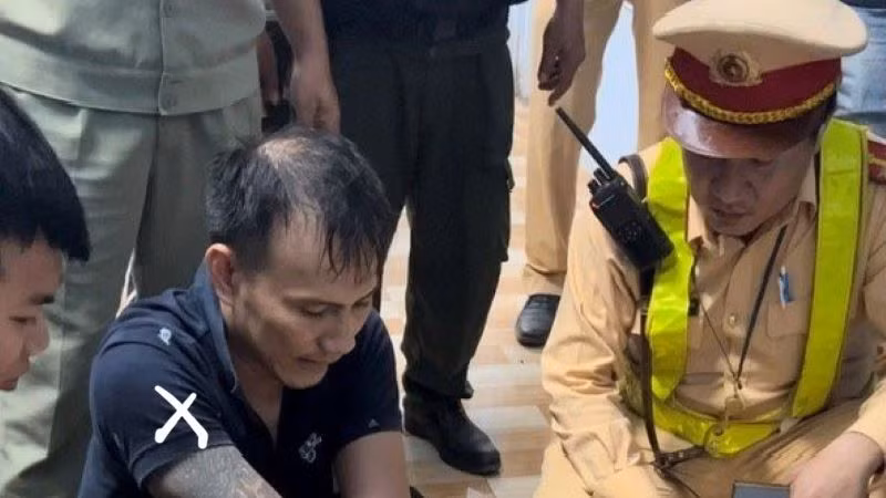 Đối tượng Nguyễn Phúc Định (dấu X).