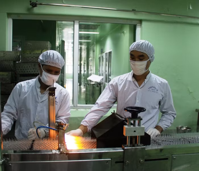 Người lao động Thanh Hóa làm việc tại cơ sở sản xuất đông dược.