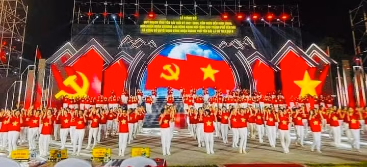 Một tiết mục văn nghệ chào mừng.