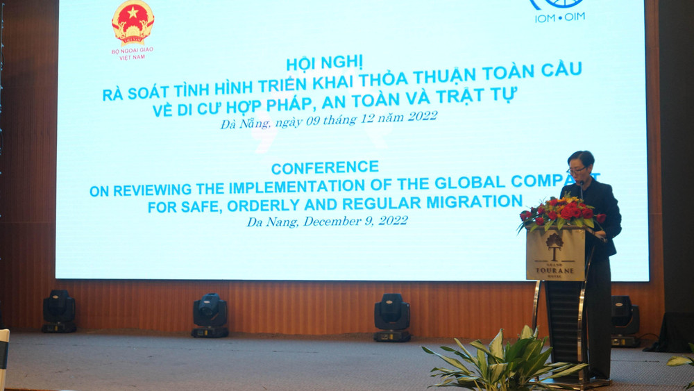 Trưởng Phái đoàn đại diện Tổ chức Di cư quốc tế phát biểu tại hội nghị.
