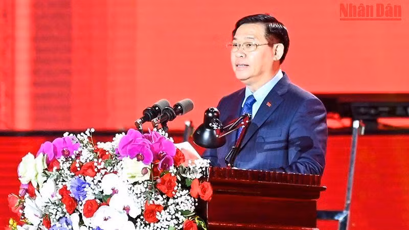 Chủ tịch Quốc hội Vương Đình Huệ phát biểu tại buổi lễ. (Ảnh: DUY LINH)