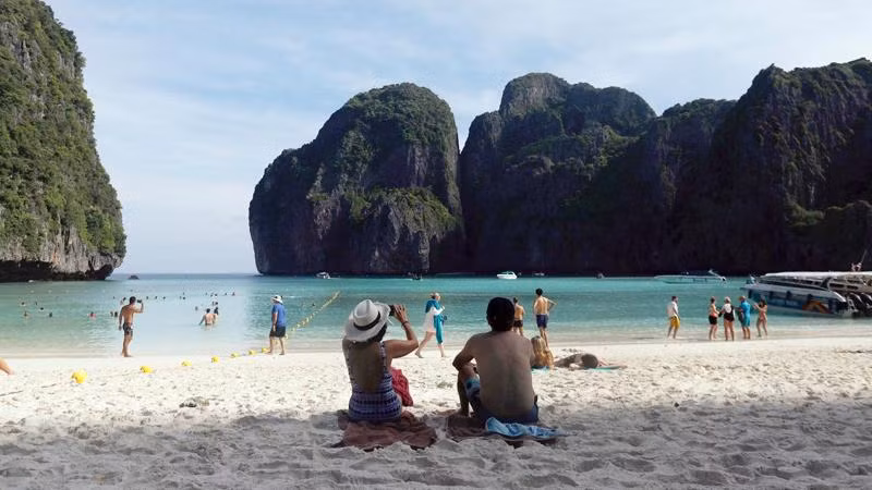 Thái Lan đặt mục tiêu sẽ đón 10 triệu khách quốc tế trong năm 2022. (Ảnh: Reuters)