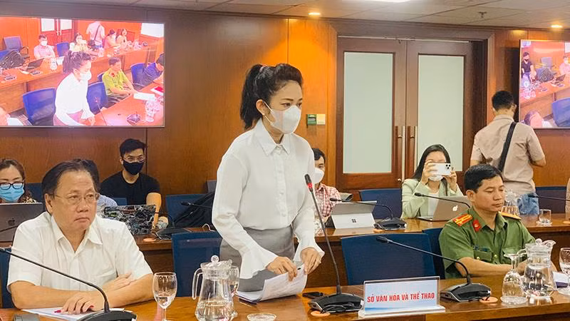 Phó Giám đốc Sở Văn hóa và Thể thao Thành phố Hồ Chí Minh Nguyễn Thị Thanh Thúy trả lời câu hỏi của các cơ quan báo chí.