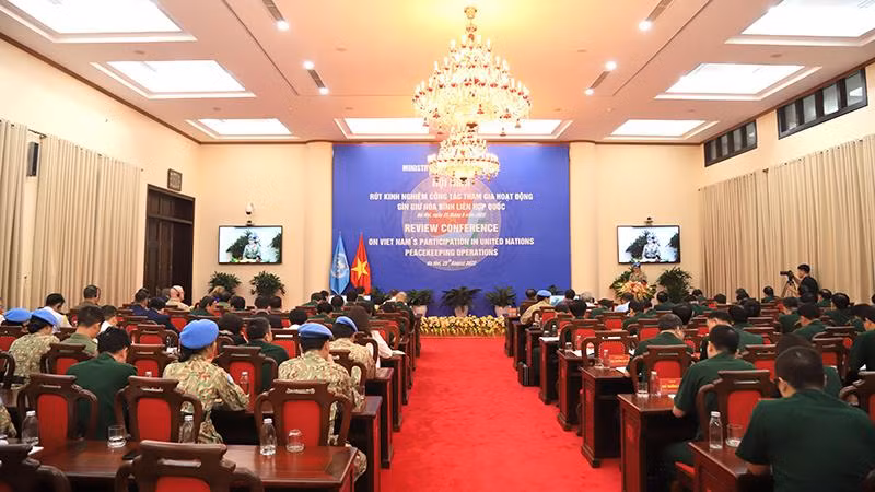 Toàn cảnh hội nghị.