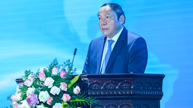 Bộ trưởng Văn hóa, Thể thao và Du lịch Nguyễn Văn Hùng phát biểu tại lễ kỷ niệm. (Ảnh: DUY LINH)