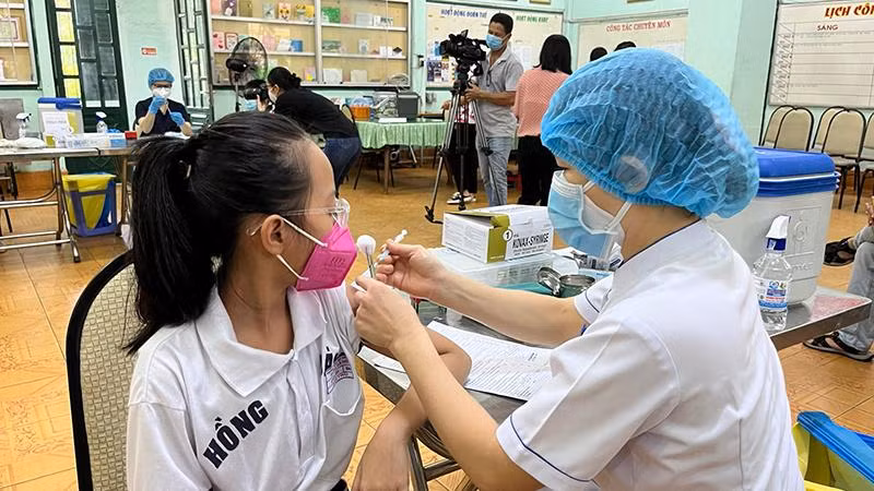 Tiêm vaccine phòng Covid-19 cho trẻ em từ 5 đến dưới 12 tuổi tại quận 5, Thành phố Hồ Chí Minh.