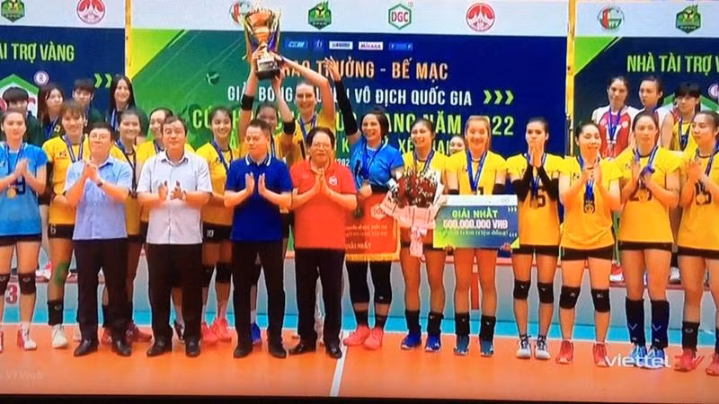 Bóng chuyền nữ Thái Bình vô địch quốc gia lần thứ hai sau 15 năm chờ đợi.
