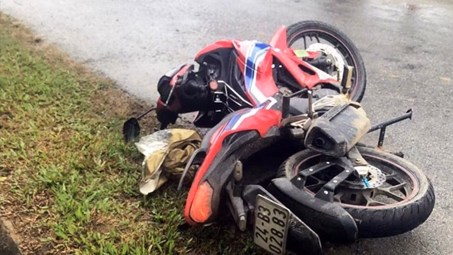 Hiện trường vụ đá lăn gây tai nạn.