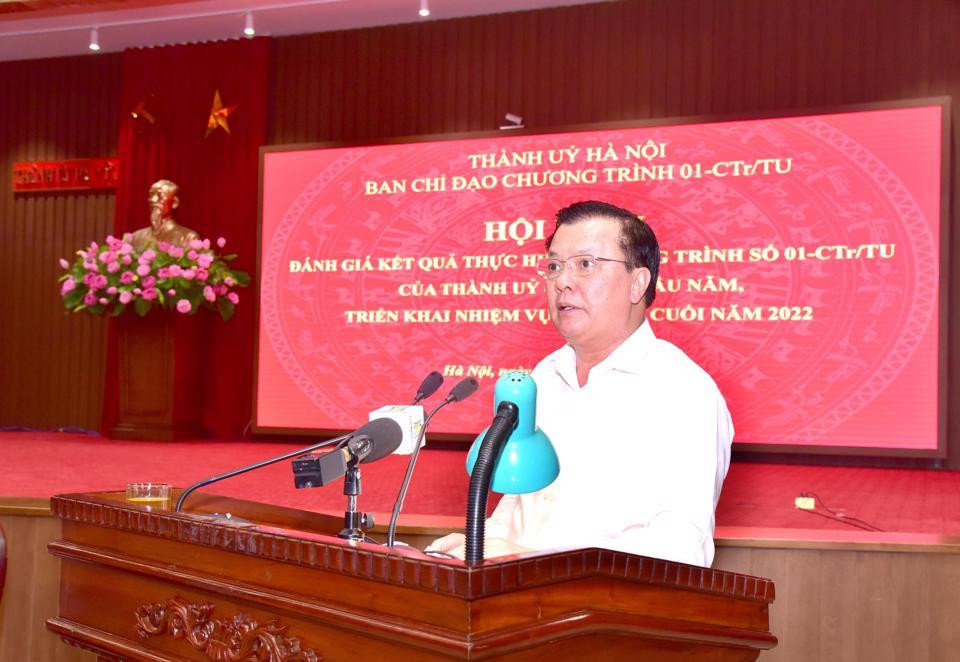 Đồng chí Đinh Tiến Dũng phát biểu kết luận hội nghị.