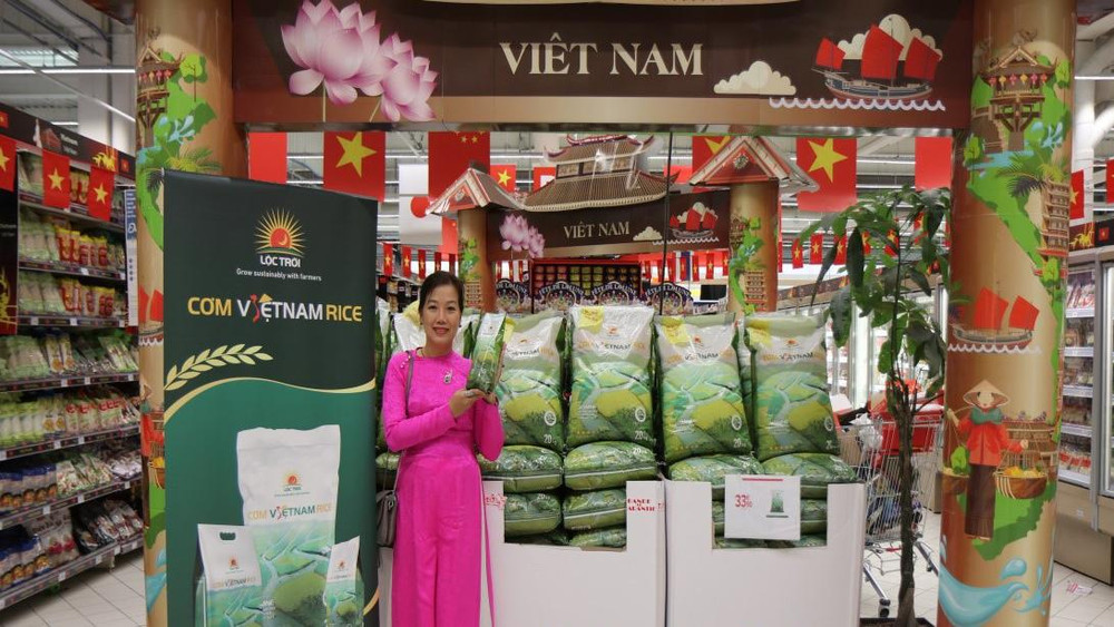 Lộc Trời đã xuất khẩu gạo sang Pháp với thương hiệu Việt.