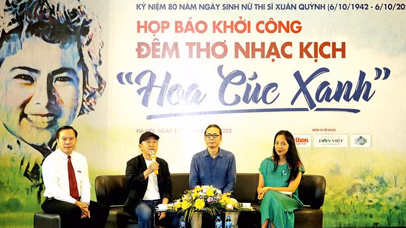 Đại diện Ban tổ chức và ekip sáng tạo chia sẻ về chương trình.