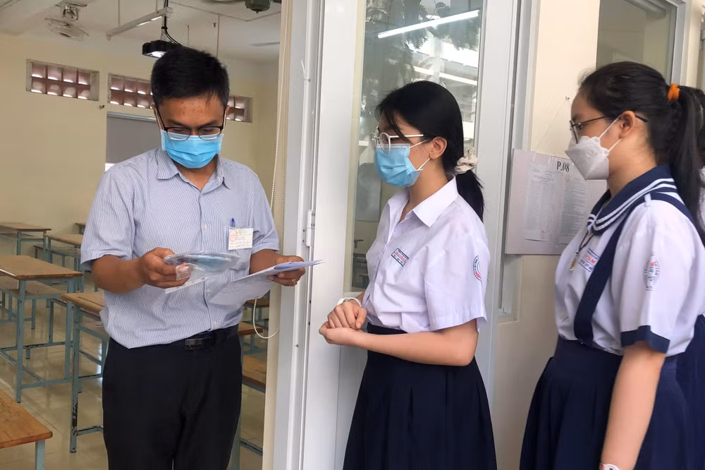 Các thí sinh thi vào lớp 10 công lập năm học 2022-2023.