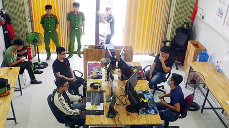 Công an kiểm tra hành chính tại trụ sở làm việc của Công ty S1 Media.