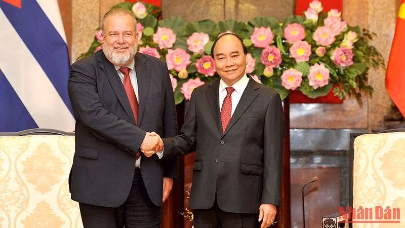 Chủ tịch nước Nguyễn Xuân Phúc tiếp Thủ tướng Cộng hòa Cuba Manuel Marrero Cruz. (Ảnh: ĐĂNG KHOA)