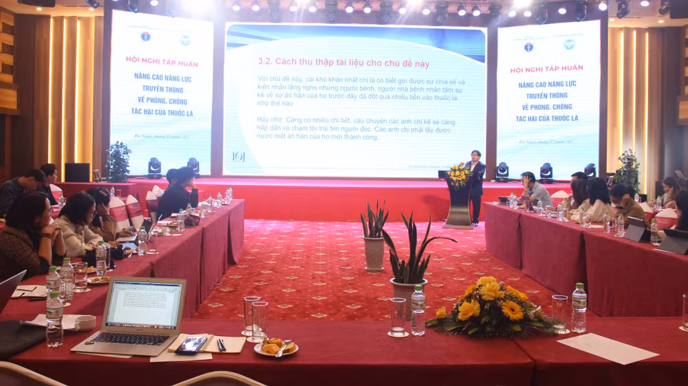 Toàn cảnh hội nghị.