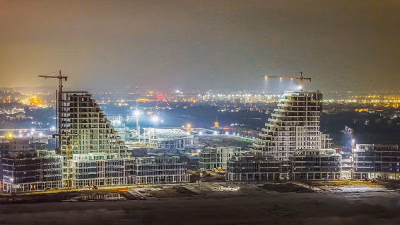 Dự án đầu tư xây dựng Trung tâm Hành chính-Chính trị, Hội nghị biểu diễn thành phố tại khu đô thị mới Bắc sông Cấm đang đẩy nhanh tiến độ phấn đấu hoàn thành trong tháng 4/2025.