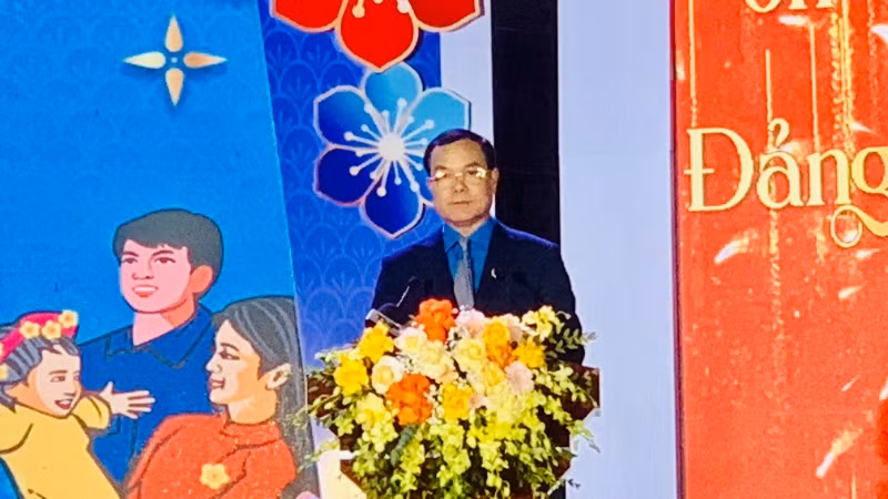 Chủ tịch Tổng Liên đoàn Lao động Việt Nam Nguyễn Đình Khang phát biểu tại chương trình