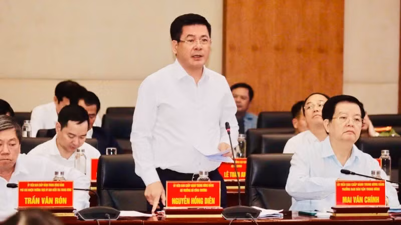 Bộ trưởng Công thương Nguyễn Hồng Diên phát biểu.