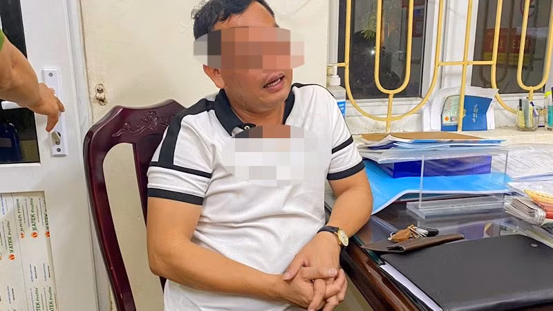 Lái xe vi phạm nồng độ cồn ở mức cao tại cơ quan công an.