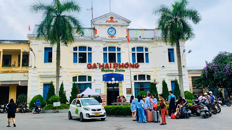 Ga Hải Phòng cũng là điểm đến hấp dẫn khách du lịch.