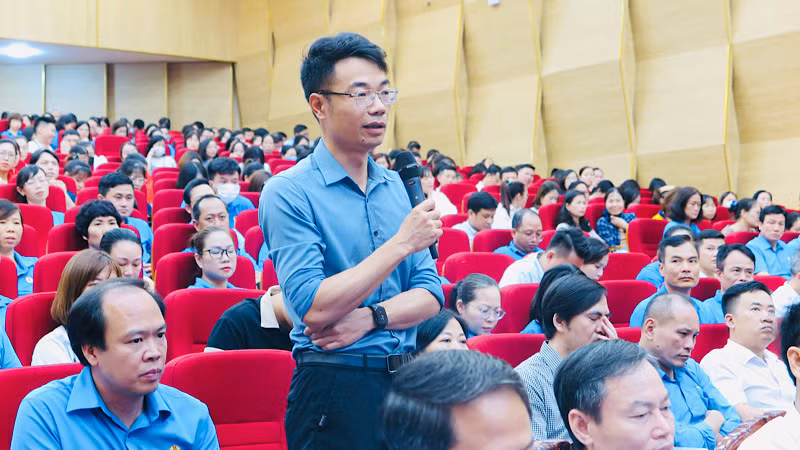 Thường trực Thành ủy Hải Phòng tổ chức đối thoại với công nhân, lao động năm 2023.