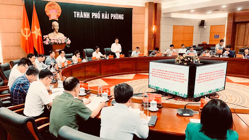 Quang cảnh buổi làm việc của Đoàn công tác Ban Kinh tế Trung ương với Thành ủy Hải Phòng.